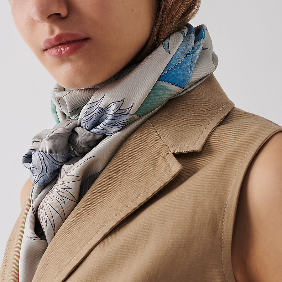 Index Bromeliaceae scarf 90 | Hermès Canada